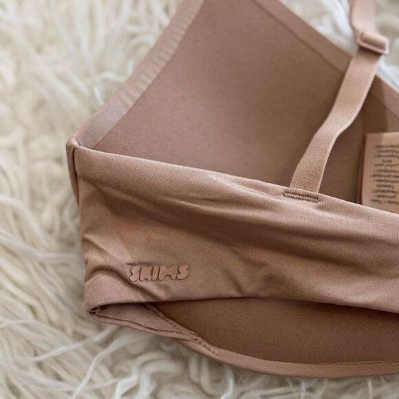 Skims Wireless Form Pushup Plunge Bra Clay Size 32C - Picture 8 of 9